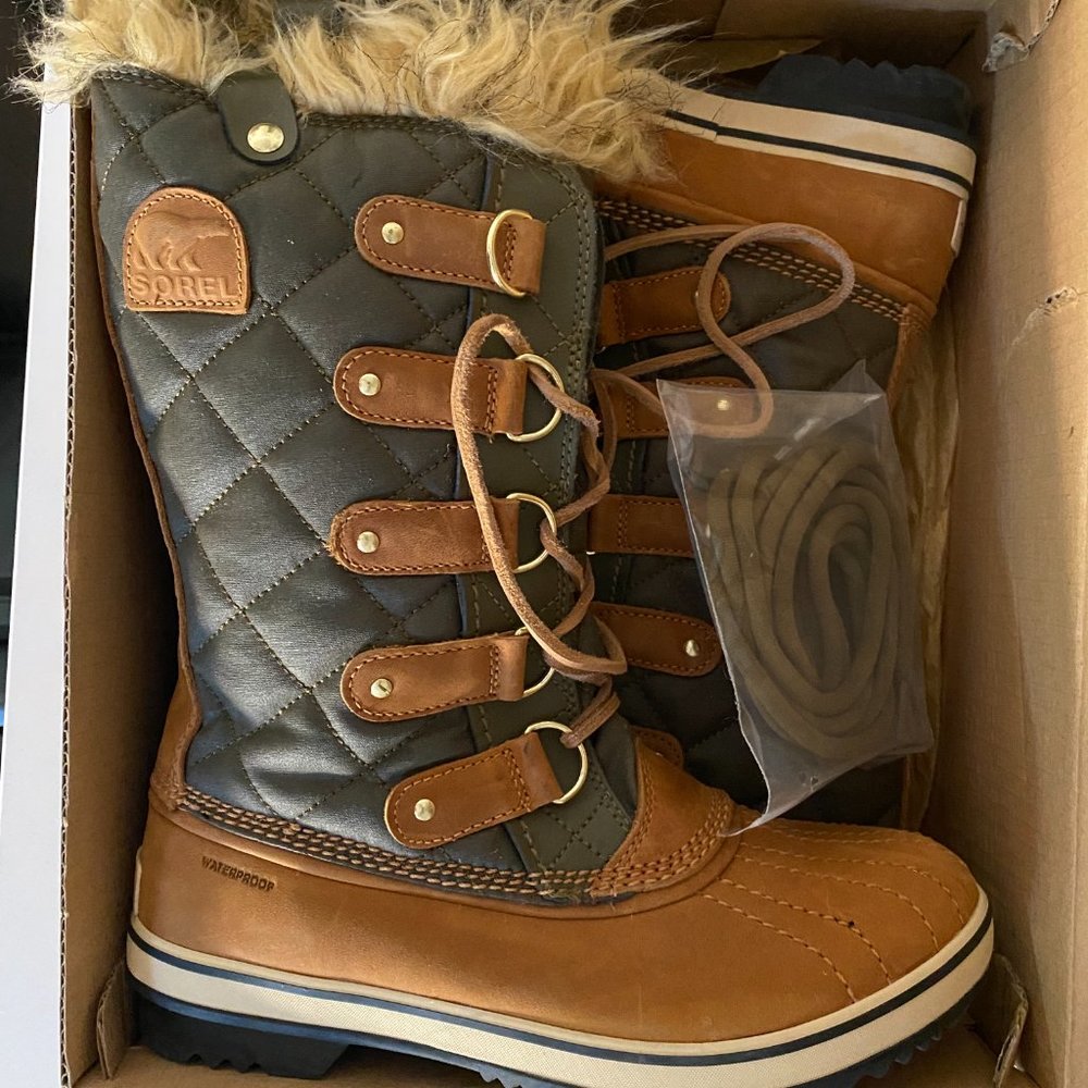 Warm SOREL Boots - Size 8